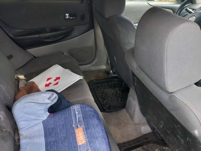 Мазда 323, объемом двигателя 1.6 л и пробегом 360 тыс. км за 1449 $, фото 6 на Automoto.ua