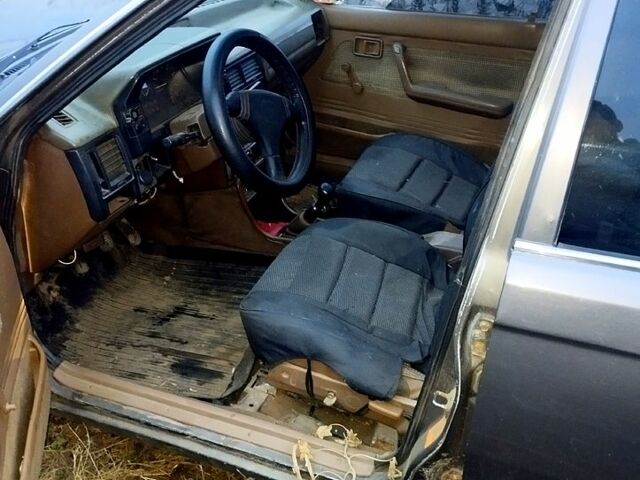 Сірий Мазда 323, об'ємом двигуна 1.3 л та пробігом 0 тис. км за 700 $, фото 1 на Automoto.ua