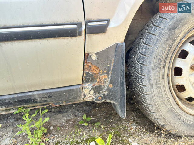 Серый Мазда 323, объемом двигателя 1.3 л и пробегом 200 тыс. км за 1001 $, фото 6 на Automoto.ua