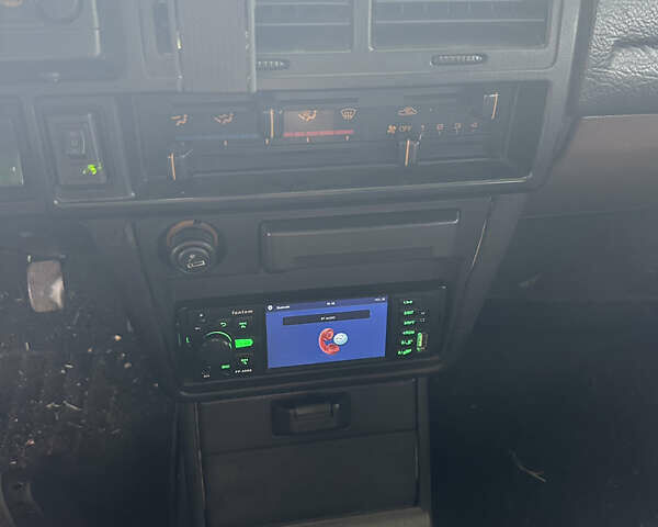 Серый Мазда 323, объемом двигателя 1.32 л и пробегом 153 тыс. км за 1075 $, фото 10 на Automoto.ua