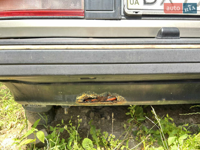 Серый Мазда 323, объемом двигателя 1.3 л и пробегом 200 тыс. км за 1001 $, фото 9 на Automoto.ua