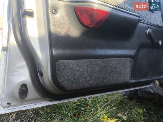 Серый Мазда 323, объемом двигателя 1.3 л и пробегом 212 тыс. км за 300 $, фото 16 на Automoto.ua