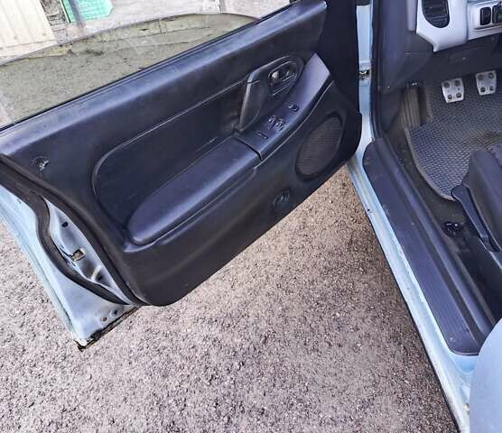 Серый Мазда 323, объемом двигателя 1.5 л и пробегом 410 тыс. км за 2200 $, фото 6 на Automoto.ua