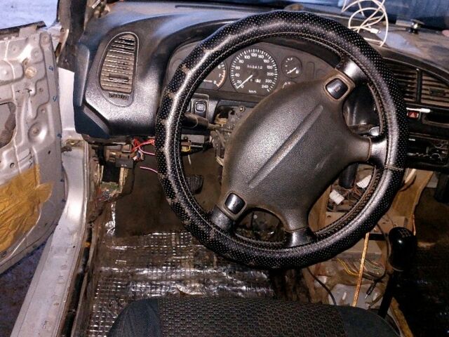 Серый Мазда 323, объемом двигателя 0 л и пробегом 35 тыс. км за 1600 $, фото 3 на Automoto.ua