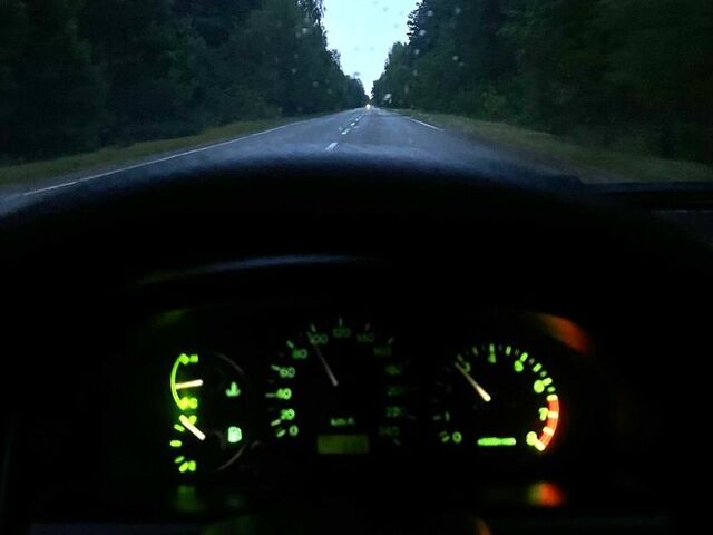 Серый Мазда 323, объемом двигателя 1.5 л и пробегом 250 тыс. км за 1800 $, фото 3 на Automoto.ua