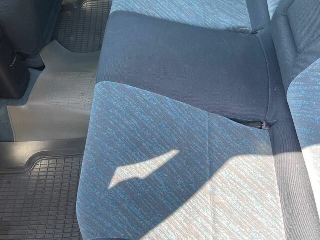 Серый Мазда 323, объемом двигателя 1.5 л и пробегом 137 тыс. км за 2800 $, фото 8 на Automoto.ua