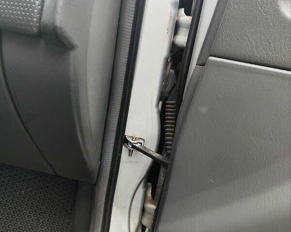 Серый Мазда 323, объемом двигателя 1.5 л и пробегом 324 тыс. км за 2650 $, фото 55 на Automoto.ua