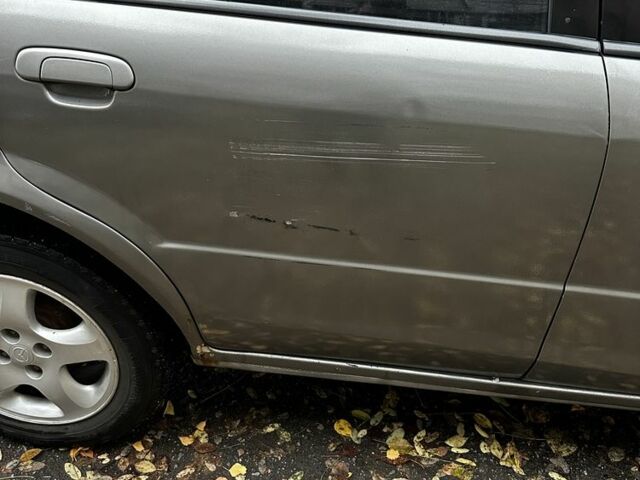 Серый Мазда 323, объемом двигателя 1.5 л и пробегом 315 тыс. км за 1300 $, фото 8 на Automoto.ua