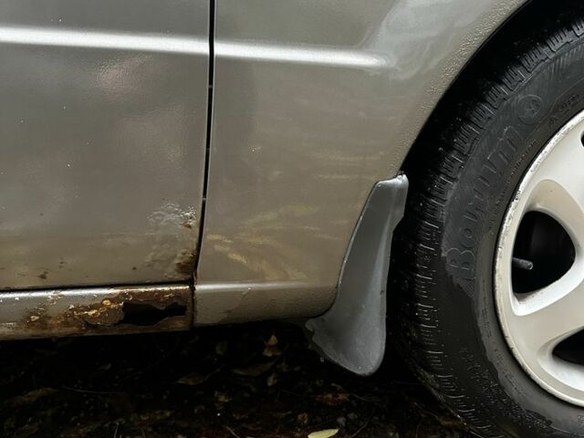 Серый Мазда 323, объемом двигателя 1.5 л и пробегом 315 тыс. км за 1300 $, фото 11 на Automoto.ua