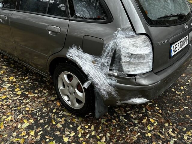 Серый Мазда 323, объемом двигателя 1.5 л и пробегом 315 тыс. км за 1300 $, фото 4 на Automoto.ua