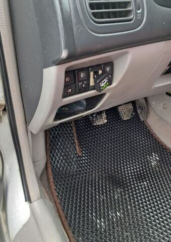 Серый Мазда 323, объемом двигателя 1.6 л и пробегом 300 тыс. км за 1450 $, фото 7 на Automoto.ua