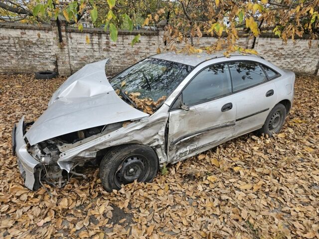 Сірий Мазда 323, об'ємом двигуна 0 л та пробігом 200 тис. км за 550 $, фото 2 на Automoto.ua