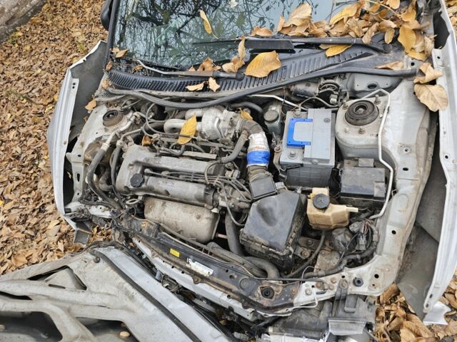 Сірий Мазда 323, об'ємом двигуна 0 л та пробігом 200 тис. км за 550 $, фото 5 на Automoto.ua