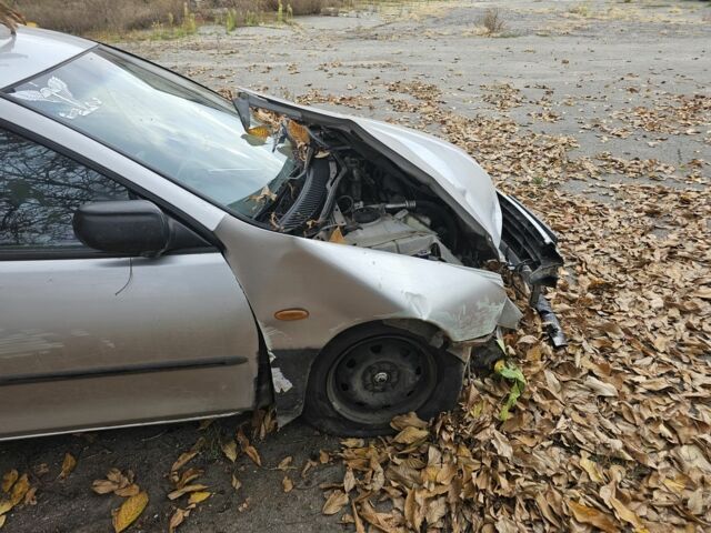 Сірий Мазда 323, об'ємом двигуна 0 л та пробігом 200 тис. км за 550 $, фото 4 на Automoto.ua