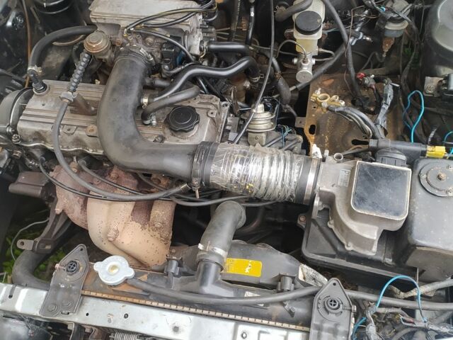 Сірий Мазда 323, об'ємом двигуна 1.7 л та пробігом 400 тис. км за 1000 $, фото 7 на Automoto.ua