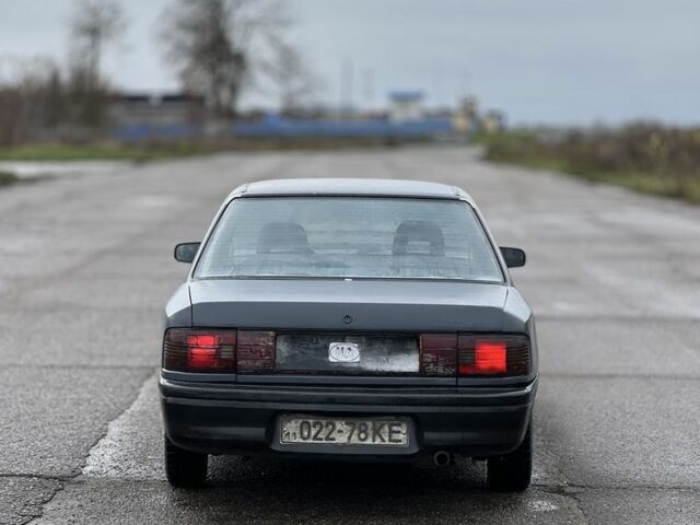 Серый Мазда 323, объемом двигателя 0 л и пробегом 100 тыс. км за 850 $, фото 3 на Automoto.ua