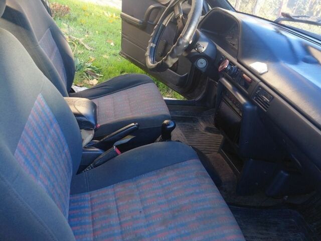 Серый Мазда 323, объемом двигателя 1.7 л и пробегом 29 тыс. км за 1600 $, фото 3 на Automoto.ua