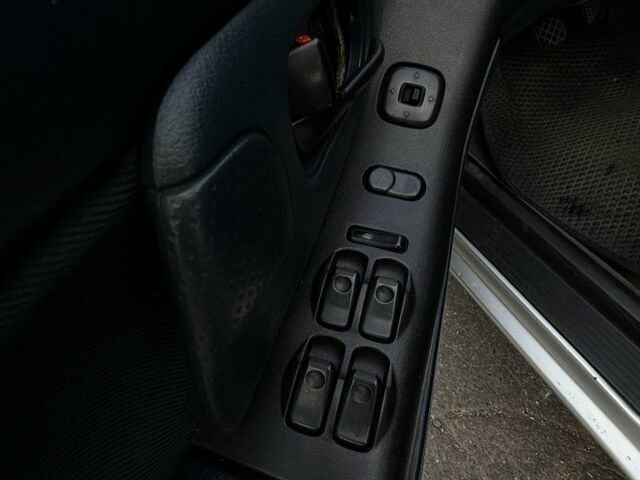 Серый Мазда 323, объемом двигателя 1.5 л и пробегом 335 тыс. км за 3300 $, фото 10 на Automoto.ua