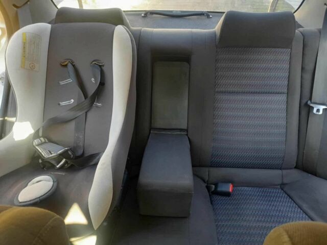 Серый Мазда 323, объемом двигателя 1.5 л и пробегом 2 тыс. км за 1000 $, фото 5 на Automoto.ua