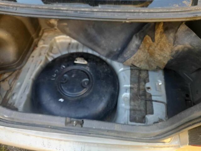 Серый Мазда 323, объемом двигателя 1.5 л и пробегом 2 тыс. км за 1000 $, фото 4 на Automoto.ua