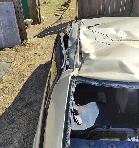 Серый Мазда 323, объемом двигателя 1.5 л и пробегом 400 тыс. км за 500 $, фото 3 на Automoto.ua