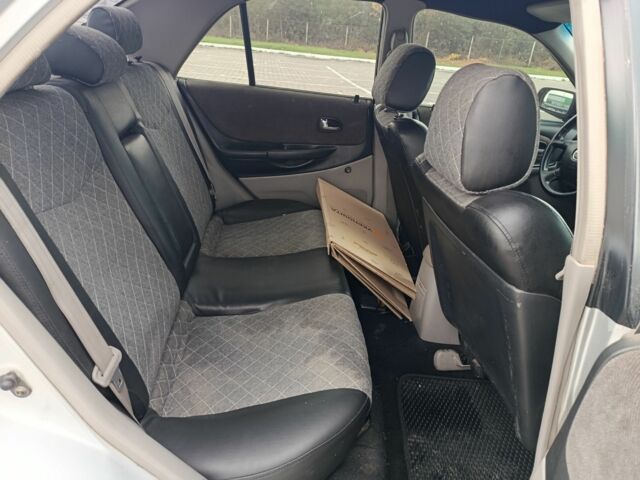 Серый Мазда 323, объемом двигателя 1.6 л и пробегом 370 тыс. км за 2300 $, фото 2 на Automoto.ua