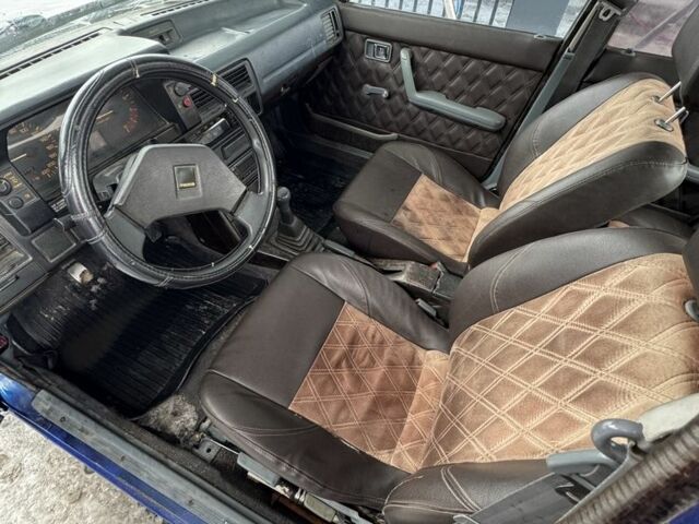 Синій Мазда 323, об'ємом двигуна 1.6 л та пробігом 390 тис. км за 510 $, фото 7 на Automoto.ua