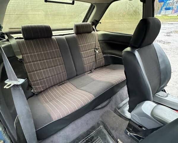 Синий Мазда 323, объемом двигателя 1.32 л и пробегом 220 тыс. км за 950 $, фото 12 на Automoto.ua