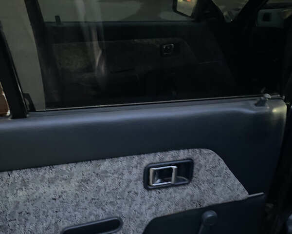 Синий Мазда 323, объемом двигателя 1.5 л и пробегом 505 тыс. км за 650 $, фото 7 на Automoto.ua