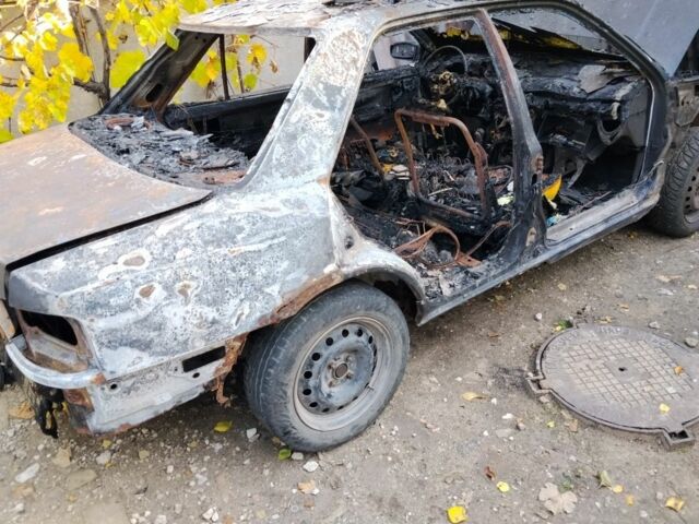 Синий Мазда 323, объемом двигателя 0 л и пробегом 380 тыс. км за 358 $, фото 2 на Automoto.ua