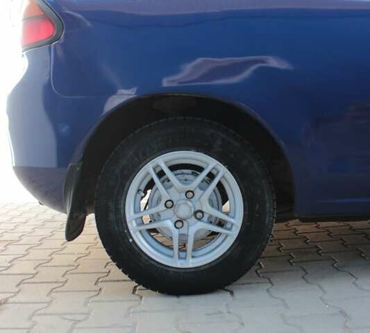 Синий Мазда 323, объемом двигателя 1.3 л и пробегом 400 тыс. км за 2200 $, фото 7 на Automoto.ua