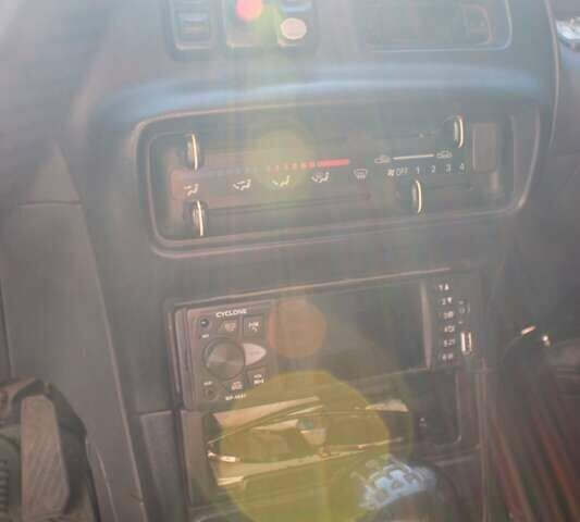 Синий Мазда 323, объемом двигателя 1.3 л и пробегом 400 тыс. км за 2200 $, фото 3 на Automoto.ua