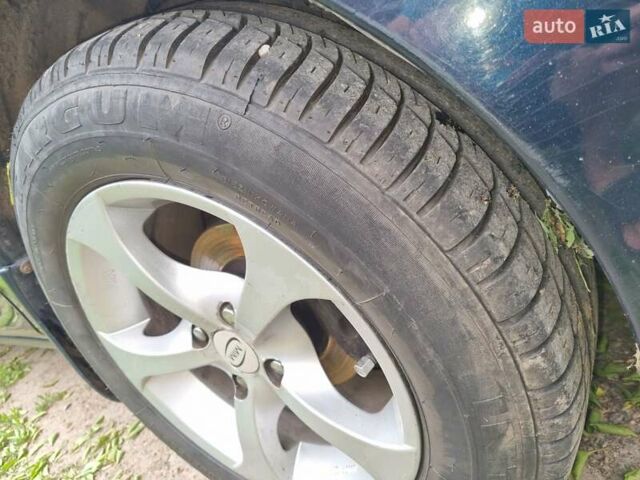 Синий Мазда 323, объемом двигателя 1.5 л и пробегом 305 тыс. км за 2300 $, фото 6 на Automoto.ua