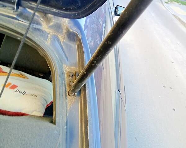 Синий Мазда 323, объемом двигателя 1.5 л и пробегом 130 тыс. км за 4500 $, фото 16 на Automoto.ua