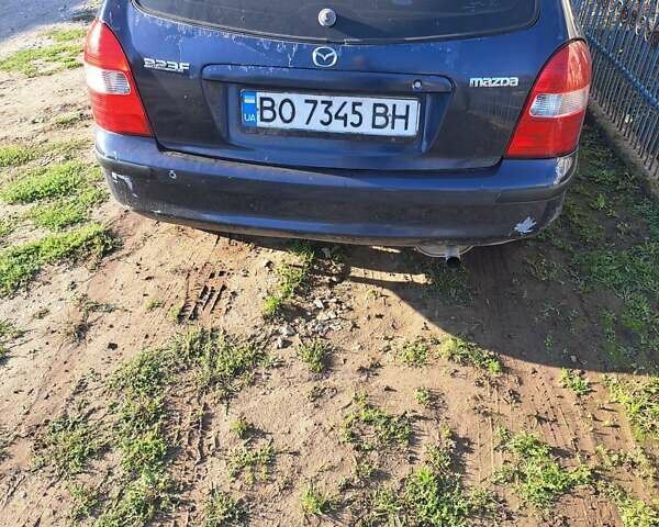 Синій Мазда 323, об'ємом двигуна 1.6 л та пробігом 223 тис. км за 1100 $, фото 2 на Automoto.ua