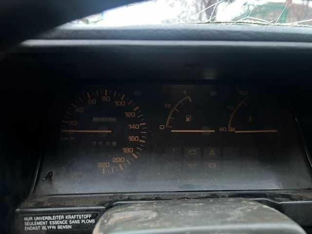 Синій Мазда 323, об'ємом двигуна 1.6 л та пробігом 320 тис. км за 400 $, фото 6 на Automoto.ua