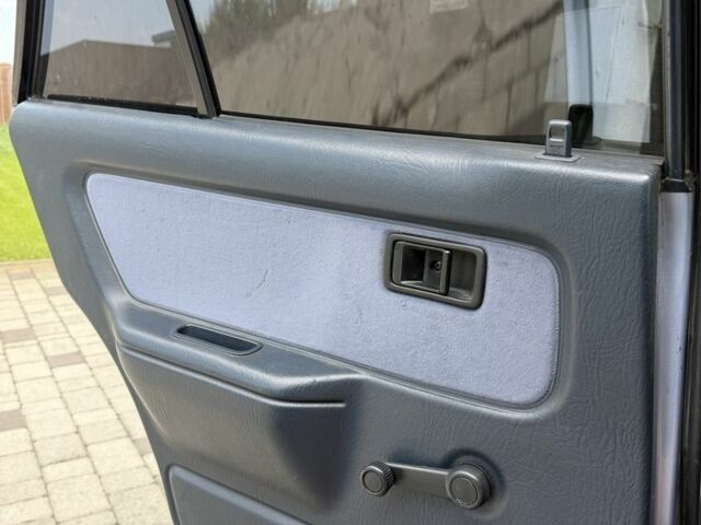 Синий Мазда 323, объемом двигателя 1.4 л и пробегом 217 тыс. км за 3026 $, фото 6 на Automoto.ua