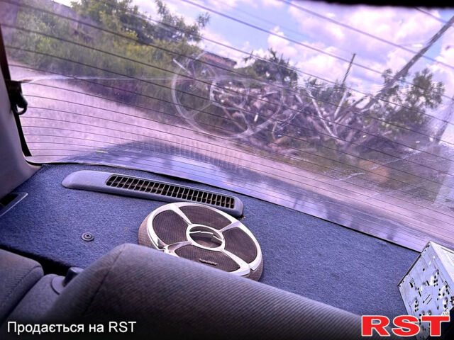 Синий Мазда 323, объемом двигателя 1.6 л и пробегом 220 тыс. км за 1499 $, фото 5 на Automoto.ua