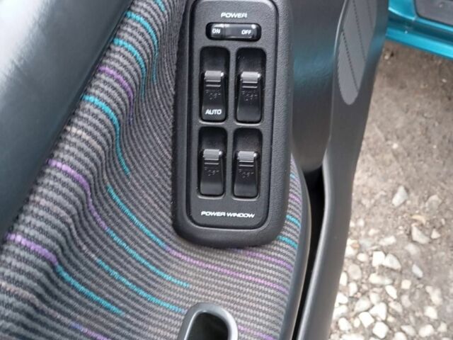 Синий Мазда 323, объемом двигателя 1.6 л и пробегом 160 тыс. км за 3000 $, фото 6 на Automoto.ua