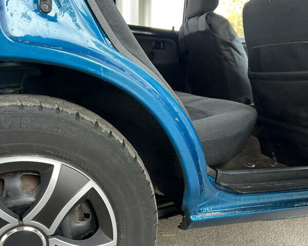 Синий Мазда 323, объемом двигателя 1.6 л и пробегом 250 тыс. км за 1900 $, фото 8 на Automoto.ua