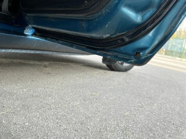 Синий Мазда 323, объемом двигателя 1.6 л и пробегом 250 тыс. км за 1900 $, фото 12 на Automoto.ua