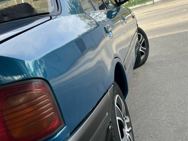 Синий Мазда 323, объемом двигателя 1.6 л и пробегом 250 тыс. км за 1900 $, фото 6 на Automoto.ua