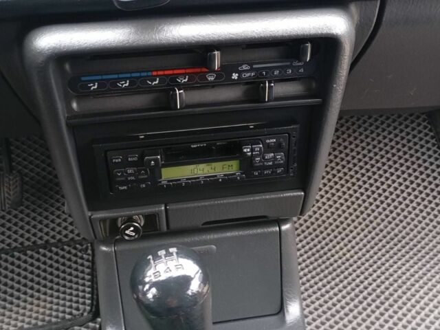 Синий Мазда 323, объемом двигателя 1.6 л и пробегом 160 тыс. км за 3000 $, фото 7 на Automoto.ua