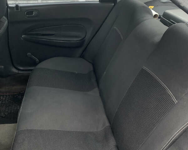 Синій Мазда 323, об'ємом двигуна 1.5 л та пробігом 419 тис. км за 1700 $, фото 10 на Automoto.ua