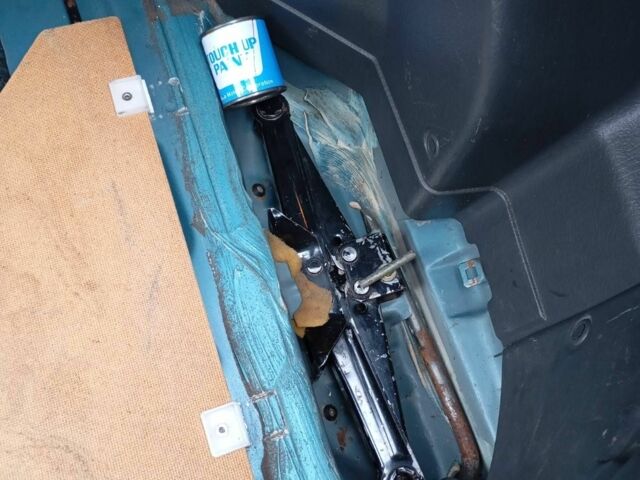 Синий Мазда 323, объемом двигателя 1.6 л и пробегом 160 тыс. км за 3000 $, фото 9 на Automoto.ua