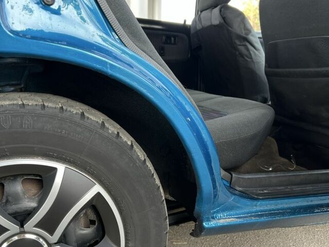 Синий Мазда 323, объемом двигателя 1.6 л и пробегом 250 тыс. км за 1900 $, фото 9 на Automoto.ua