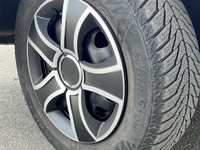 Синий Мазда 323, объемом двигателя 1.6 л и пробегом 250 тыс. км за 1900 $, фото 19 на Automoto.ua