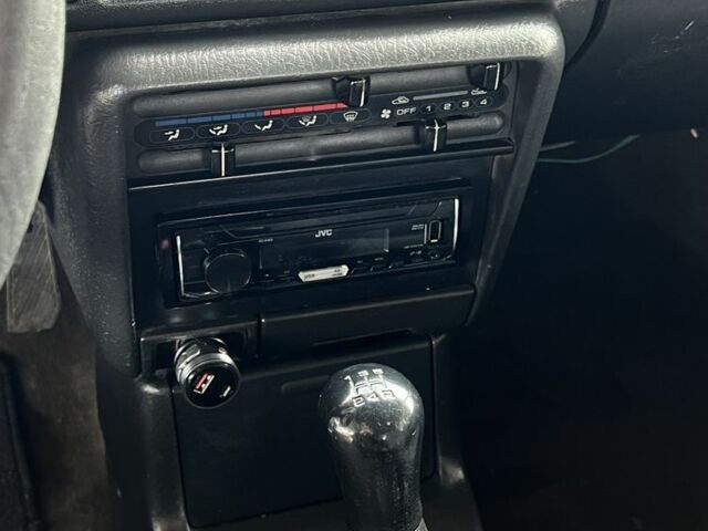 Синий Мазда 323, объемом двигателя 1.6 л и пробегом 250 тыс. км за 1900 $, фото 15 на Automoto.ua