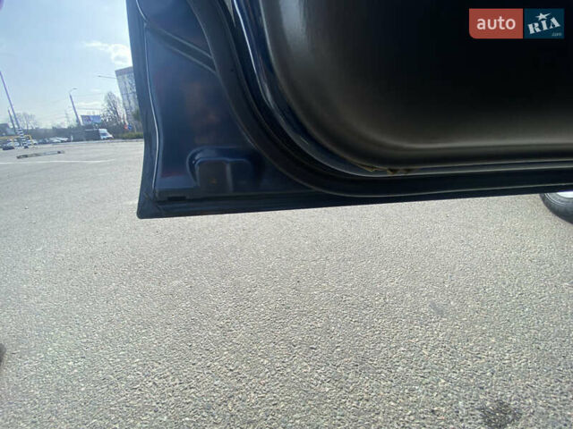 Синий Мазда 323, объемом двигателя 1.5 л и пробегом 330 тыс. км за 3000 $, фото 9 на Automoto.ua