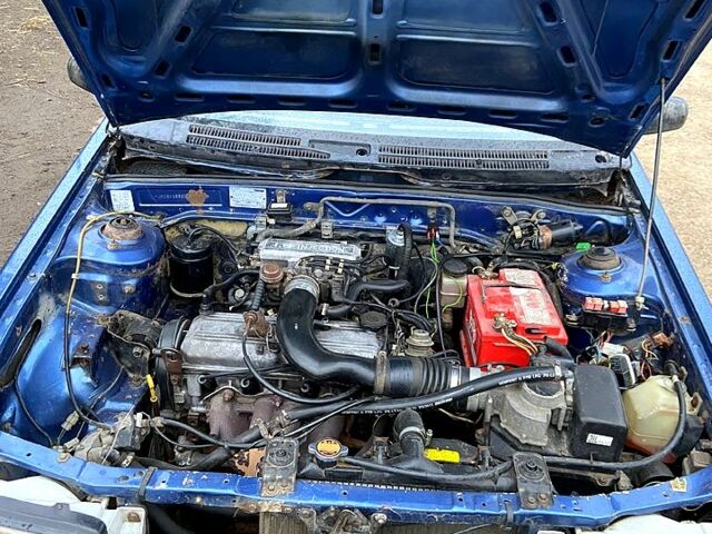 Синій Мазда 323, об'ємом двигуна 1.6 л та пробігом 418 тис. км за 850 $, фото 5 на Automoto.ua